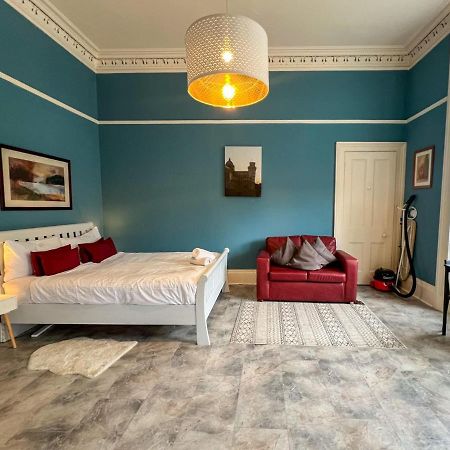 Cozy Studio Apartment Of Glasgows West End ภายนอก รูปภาพ