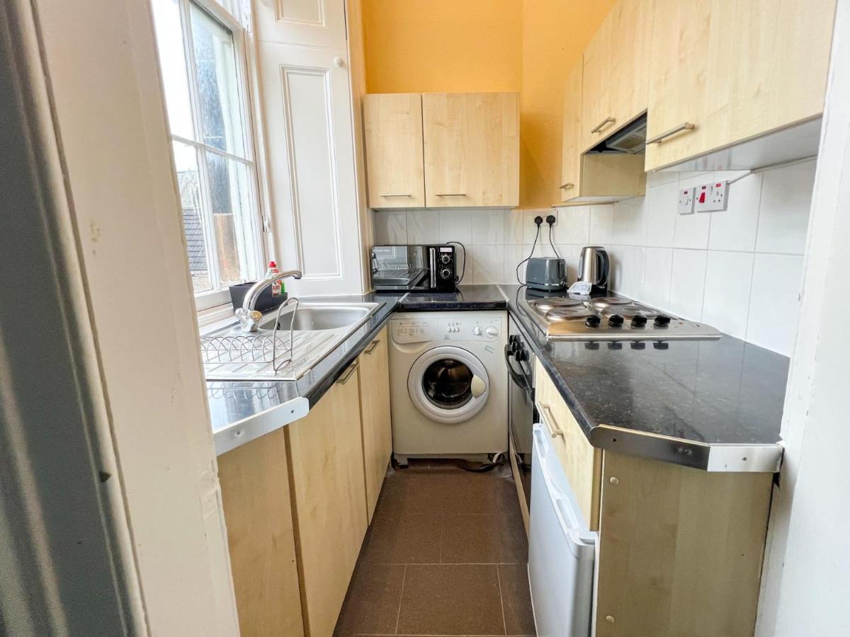 Cozy Studio Apartment Of Glasgows West End ภายนอก รูปภาพ