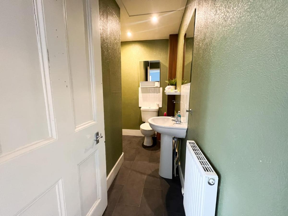 Cozy Studio Apartment Of Glasgows West End ภายนอก รูปภาพ